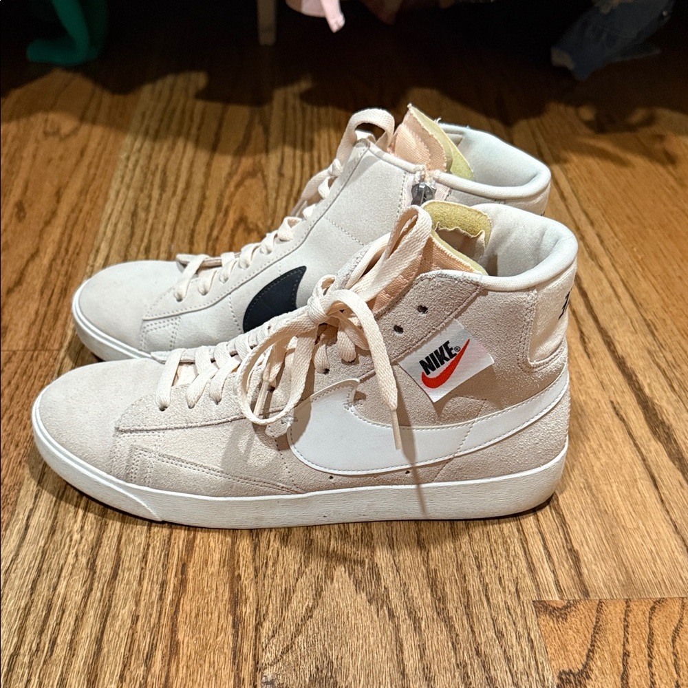 Nike Hi Top Blazers - Picture 2 of 4